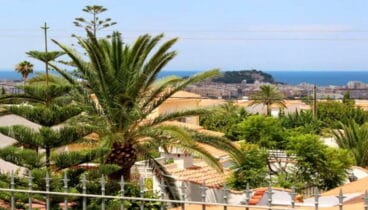 Vistas al mar y al castillo de Dénia – Stirling Ackroyd Spain