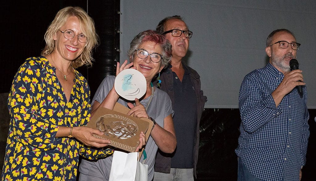 Imagen: El Tapis Xàbia recibe el trofeo Conmemorativo de la Fundació Oceanogràfic