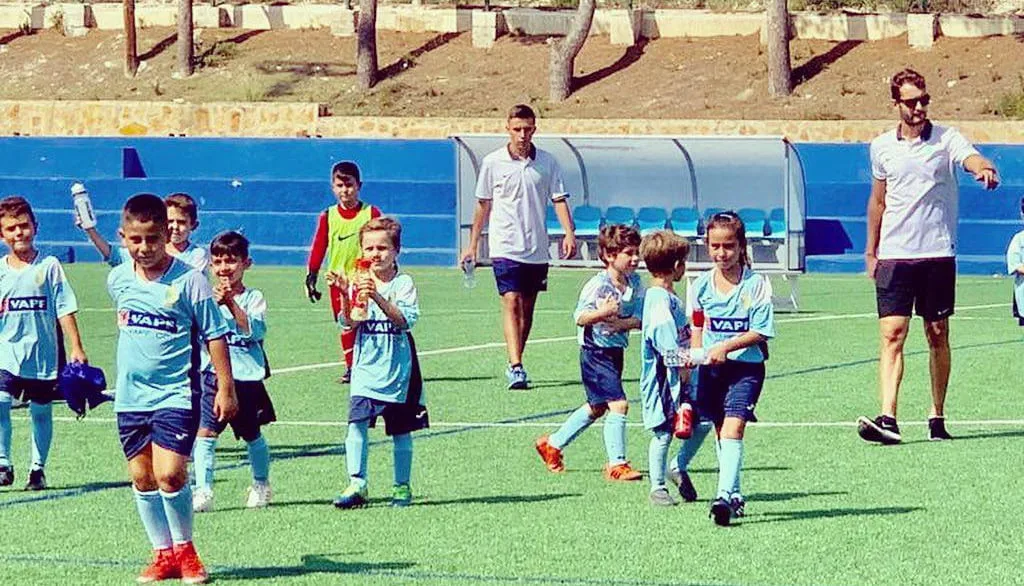 Imagen: Entrenamientos de la escuela de fútbol base