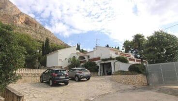 Exterior de una villa en venta en Jávea – MORAGUESPONS Mediterranean Houses