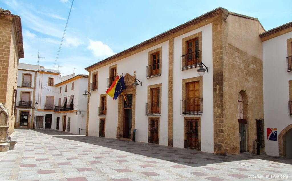 Imagen: Fachada del Ayuntamiento de Xàbia