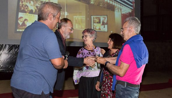 Imagen: Homenaje al Cine Jayán- Antonio Catalá recoge el trofeo conmemorativo