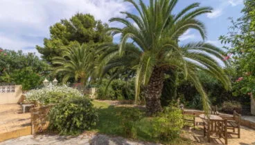 Chalet con jardín a la venta en Jávea – Vicens Ash Properties