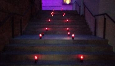 Las luches violetas iluminan la noche de Xàbia