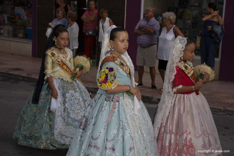 Reina y damas infantiles 2019 de Les Fogueres de Sant Joan