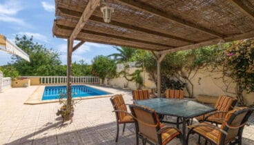Porche en un chalet en venta en zona Adsubia – Vicens Ash Properties