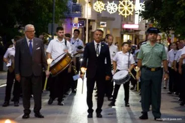 El alcalde Xàbia junto a autoridades en la procesión