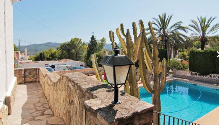 Villa con piscina a la venta en el Montgó - MORAGUESPONS Mediterranean Houses