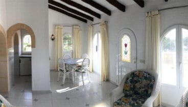 Sala en un chalet con apartamento independiente – Terramar Costa Blanca