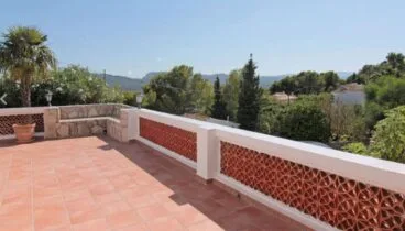 Terraza de una villa en venta en Jávea – MORAGUESPONS Mediterranean Houses