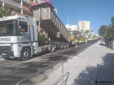 Trabajos de asfaltado en la Avenida Ultramar- Segundo Montañar