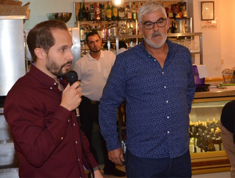 Alberto Tur, edil de deportes con el presidente de la Penya La Marina