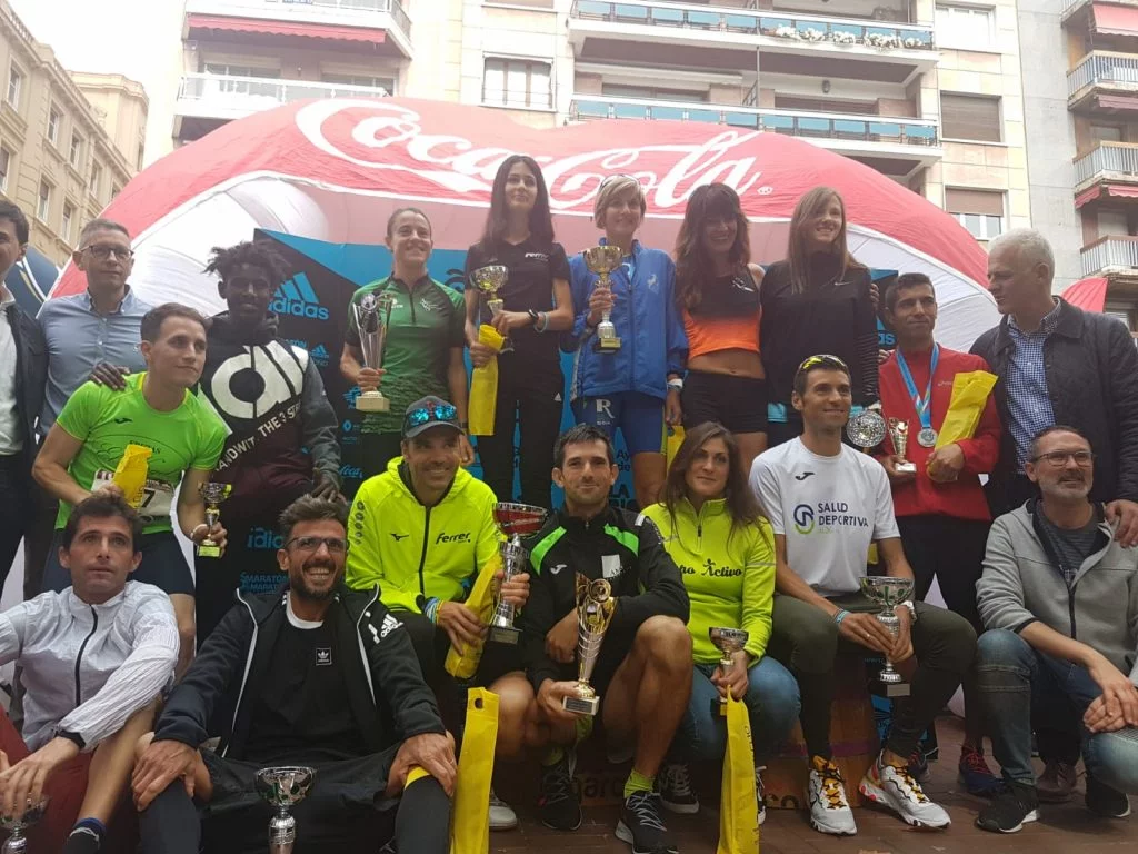 Barragán con los ganadores de la prueba de Logroño