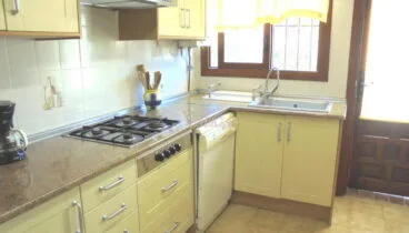 Cocina de un chalet en venta en Jávea – Xabiga Inmobiliaria
