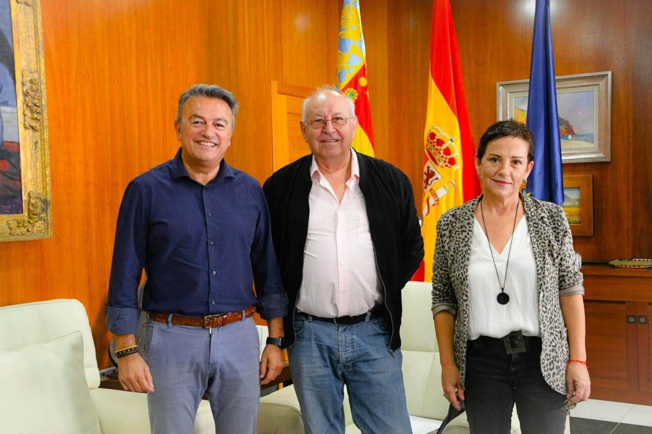 Firma de convenio con la Asociación de Jubilados Amanecer