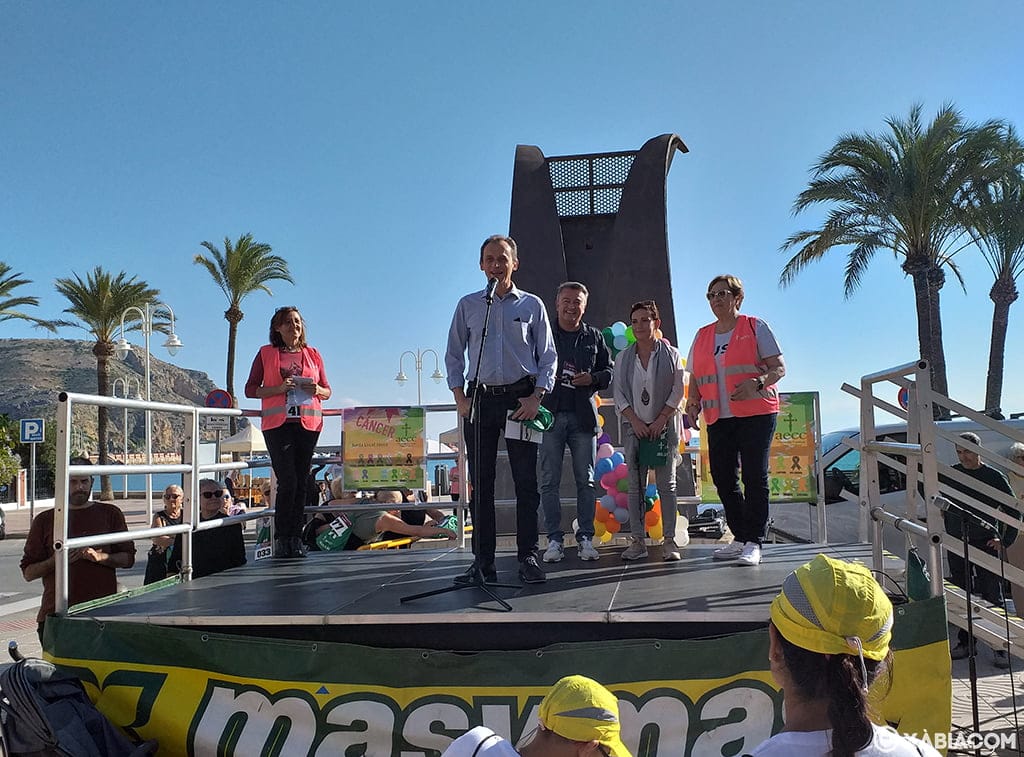 Imagen: El Ministro, Pedro Duque, en la Marcha por la Vida de Xàbia