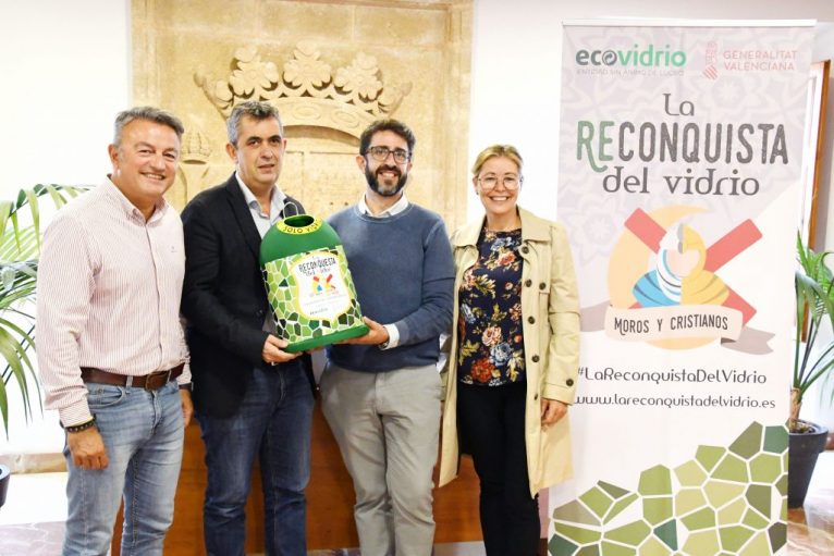 Entrega ao Filà Trabuquers o prêmio Ecovidrio