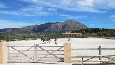 Equitación al lado del Restaurante Vall de Cavall