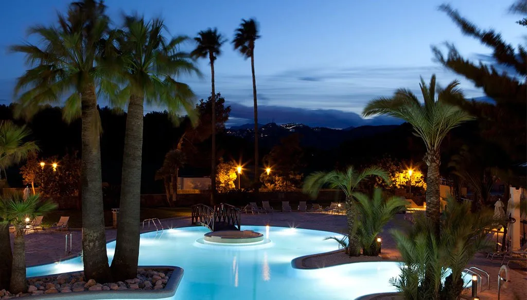 Imagen: Anochecer en el Hotel Dénia Marriott Golf Resort & Spa