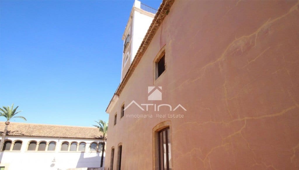 Imagen: Fachada edificio histórico Jávea - Atina Inmobiliaria