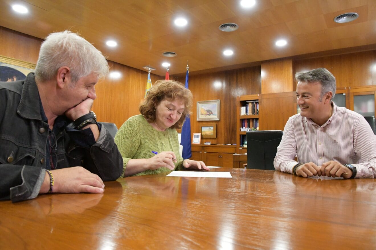 Firma del Convenio con el Institut d'Estudis Comarcals