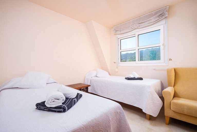 Una de las dos habitaciones de un apartamento en Jávea - Aguila Rent a Villa