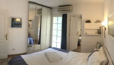 Una de las tres habitaciones de un chalet en venta en Jávea – Terramar Costa Blanca