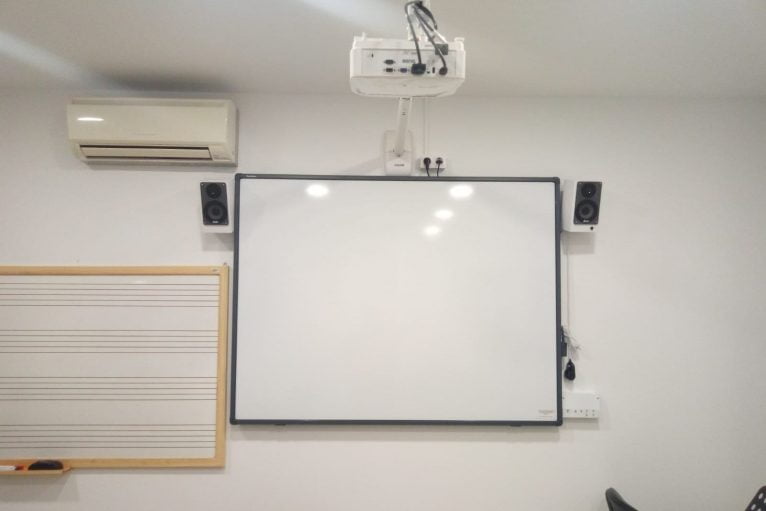 Panel virtual en la Escuela de Música de Benitatxell