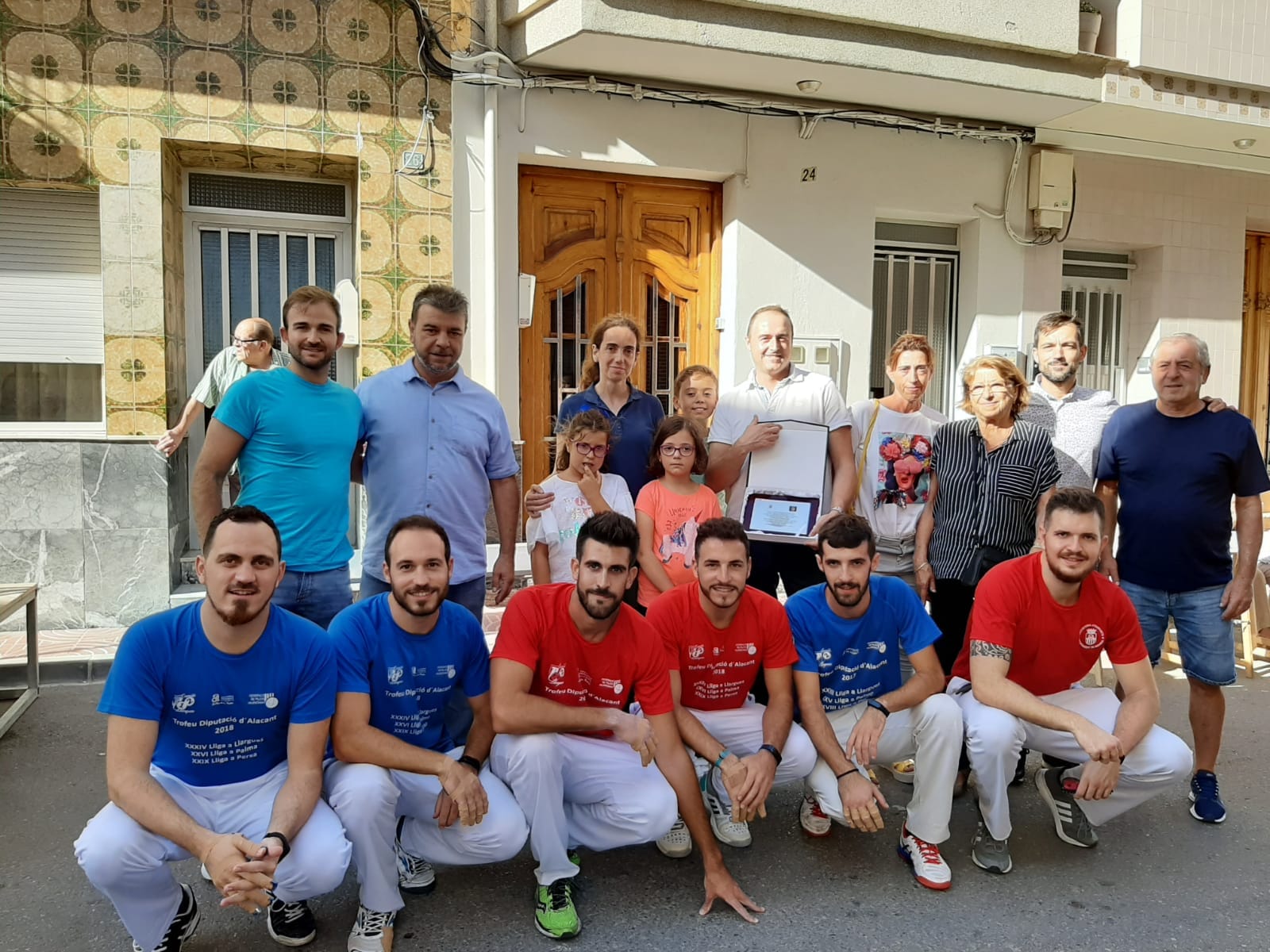 Imagen: Participantes de la partida de Pilota Valenciana