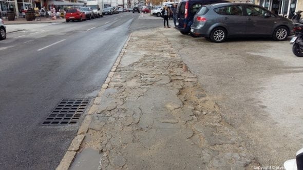 Imagen: Reurbanización de las aceras de la Avenida Juan Carlos I