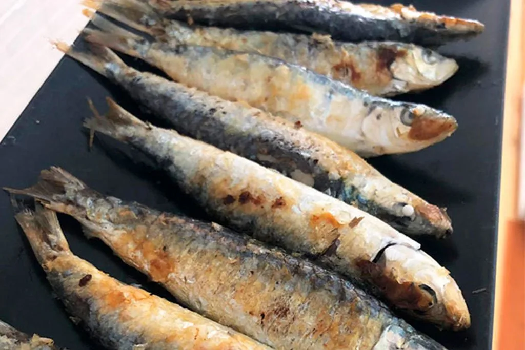 Sardinas frescas - A La Deriva Cervecería