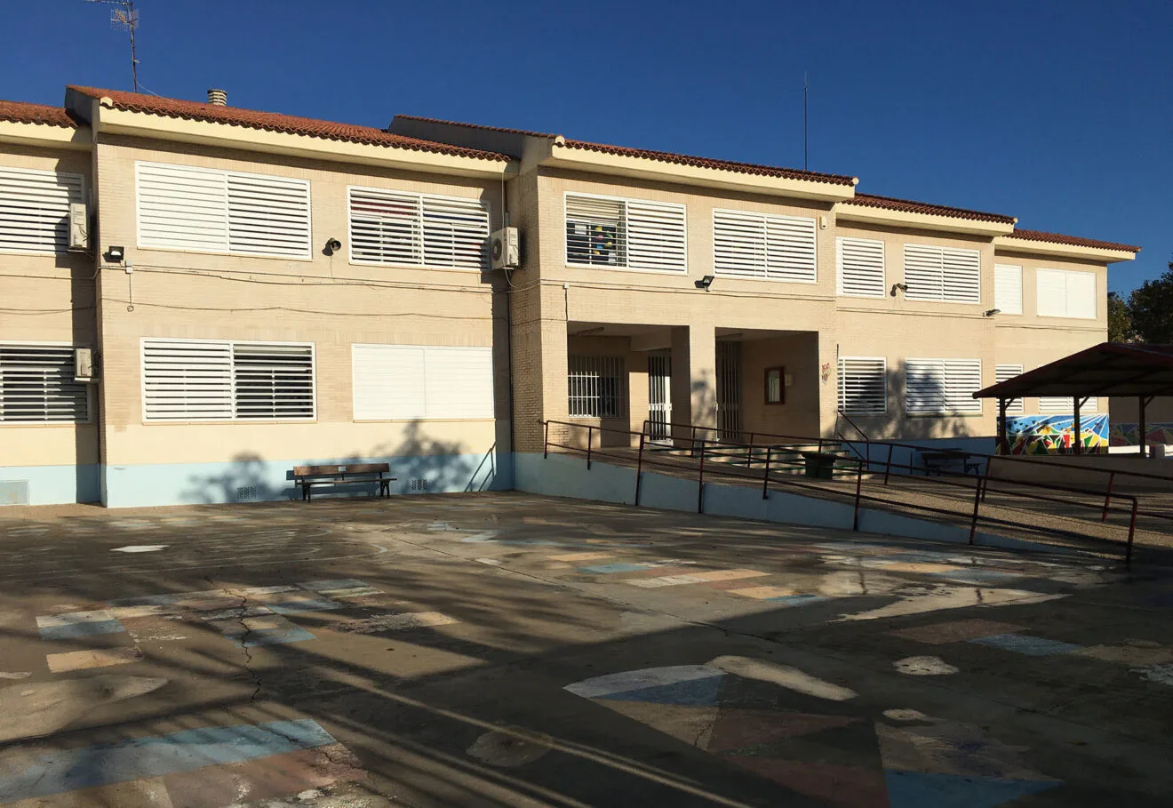 Fachada Colegio Trenc d'Alba