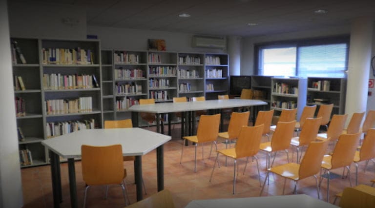 Imagen: Sala de la Biblioteca de El Poble Nou de Benitatxell