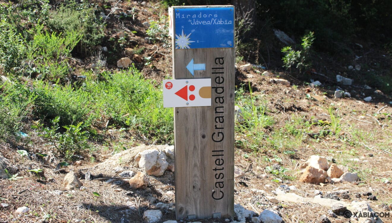Poste informativo a la llegada al mirador