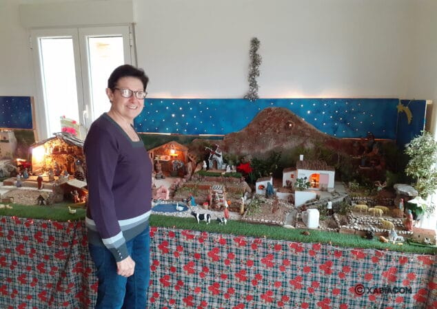 Imagen: Ana Cruañes junto a su Belén