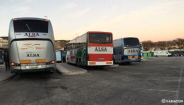 Autobuses estacionados en Jávea