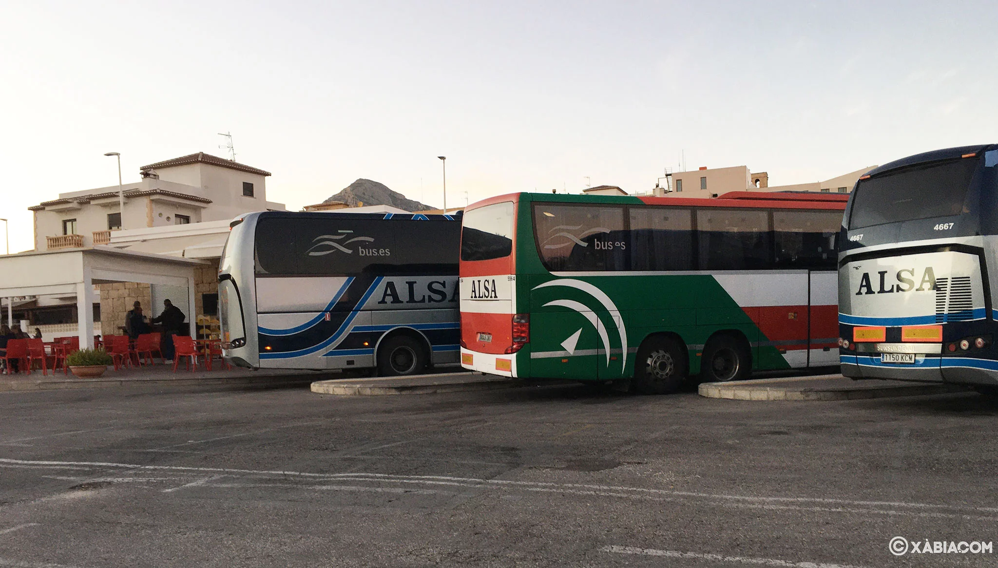 Autobuses de Alsa aparcados en la estación de Jávea
