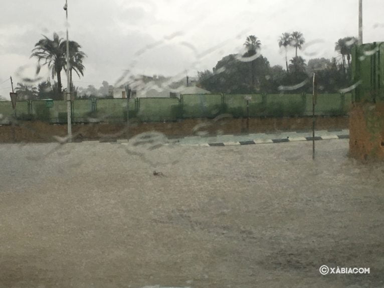 Calle inundada en Xàbia