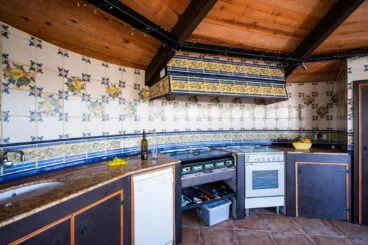 Cocina exterior en una casa de vacaciones en Jávea – Aguila Rent a Villa