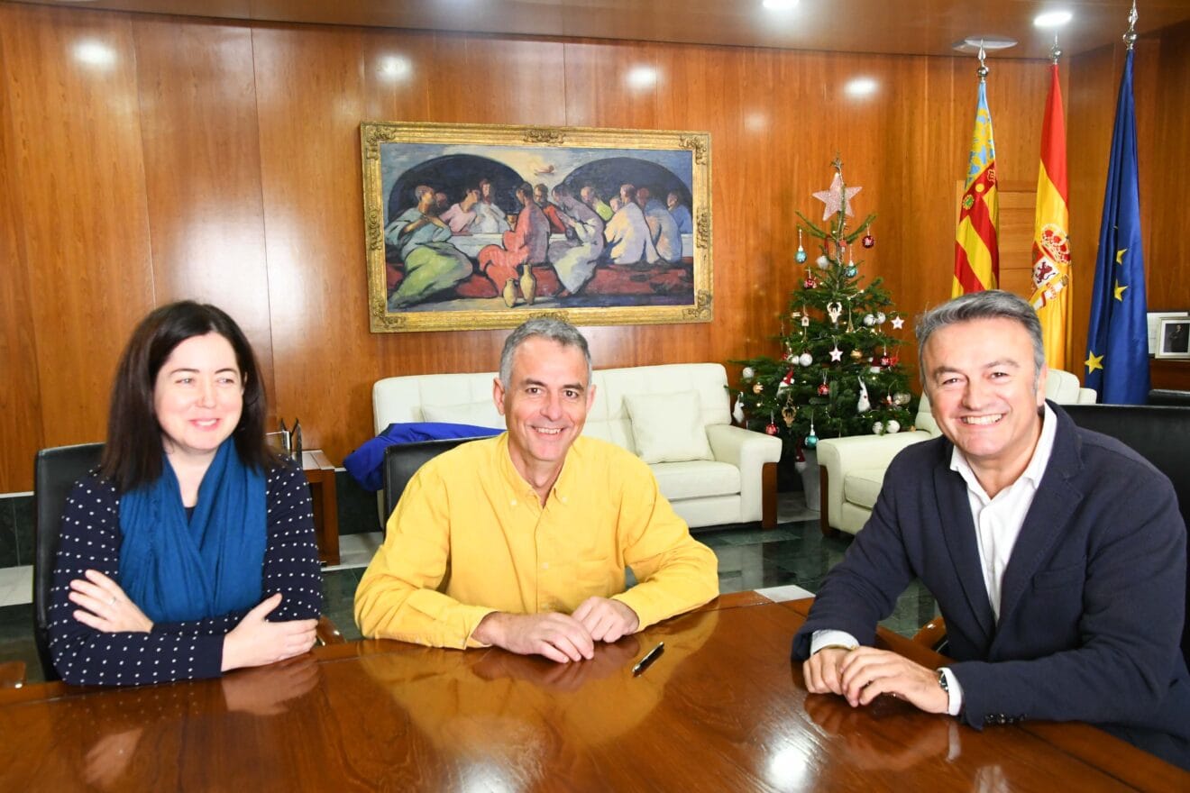 Firma del convenio con el AMPA del María Inmaculada