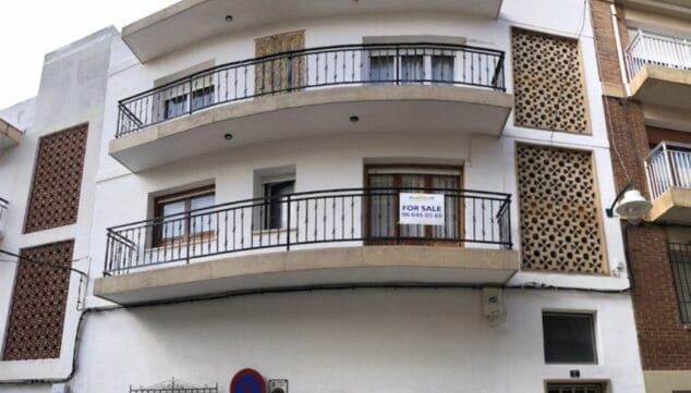 Imagen: Fachada de una casa de pueblo en venta en el puerto de Jávea - Terramar Costa Blanca