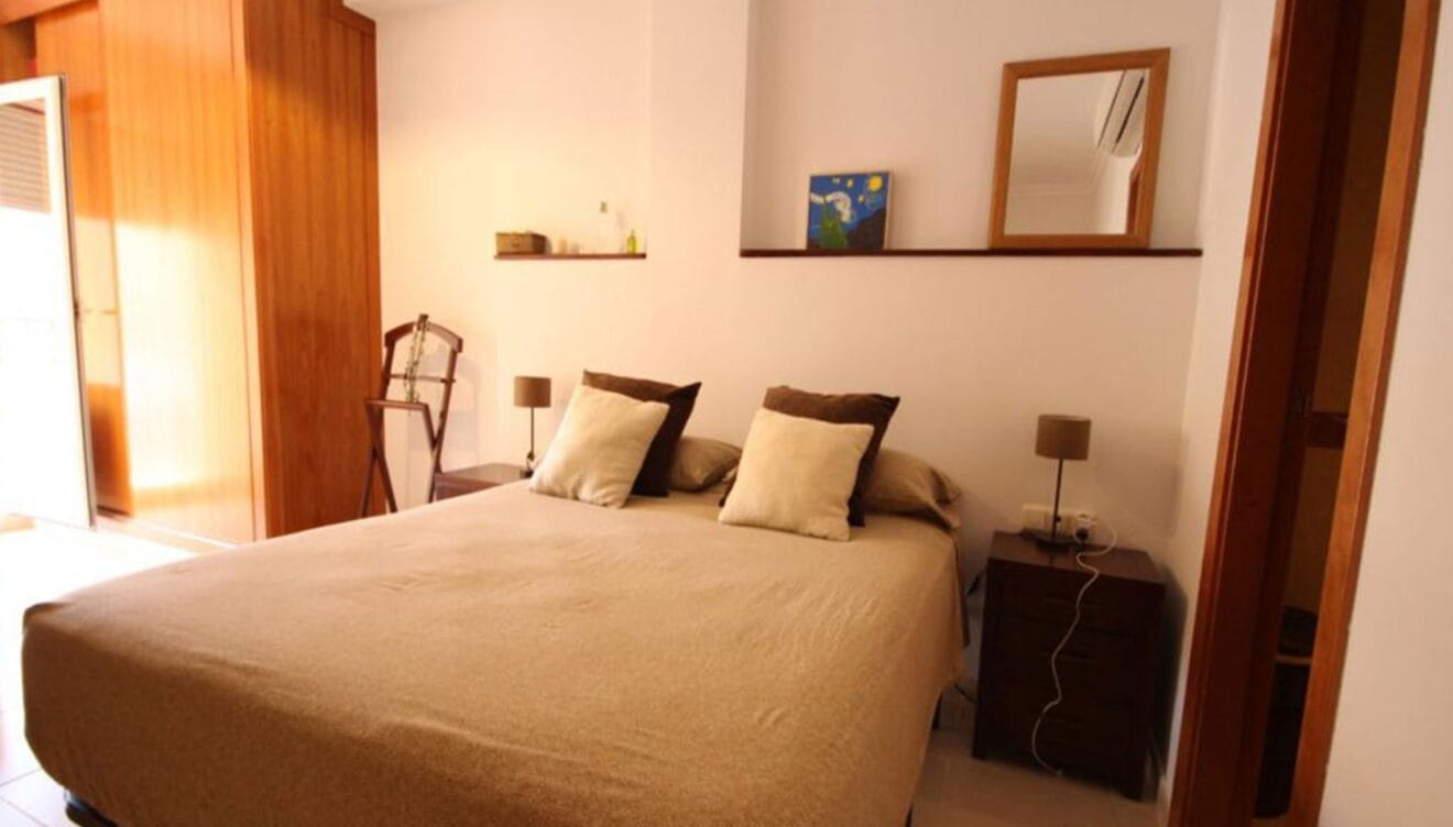 Una de las dos habitaciones de un dúplex en venta - Atina Inmobiliaria