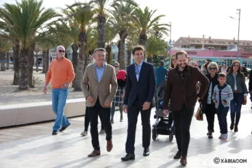 Homenaje a David Ferrer en la Playa del Arenal