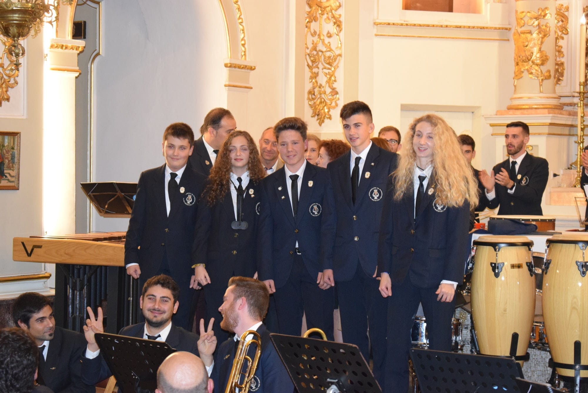 Imagen: Jóvenes que se incorporan a la banda