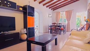 Salón de un chalet en venta al lado de la cala del Portitxol – MORAGUESPONS Mediterranean Houses