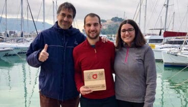 Alván Salvá posa junto a representantes de Marina El Portet