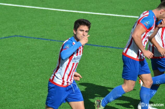 Imagen: Álvaro celebrando el tanto del empate