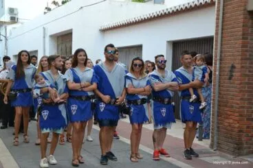 Componentes de la Filà Faciners con la chilaba
