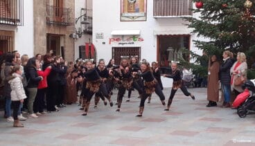Danza para recibir a los Carteros Reales