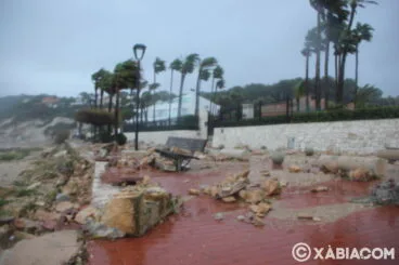 Destrozos del temporal de lluvia, viento y mar en Xàbia (11)